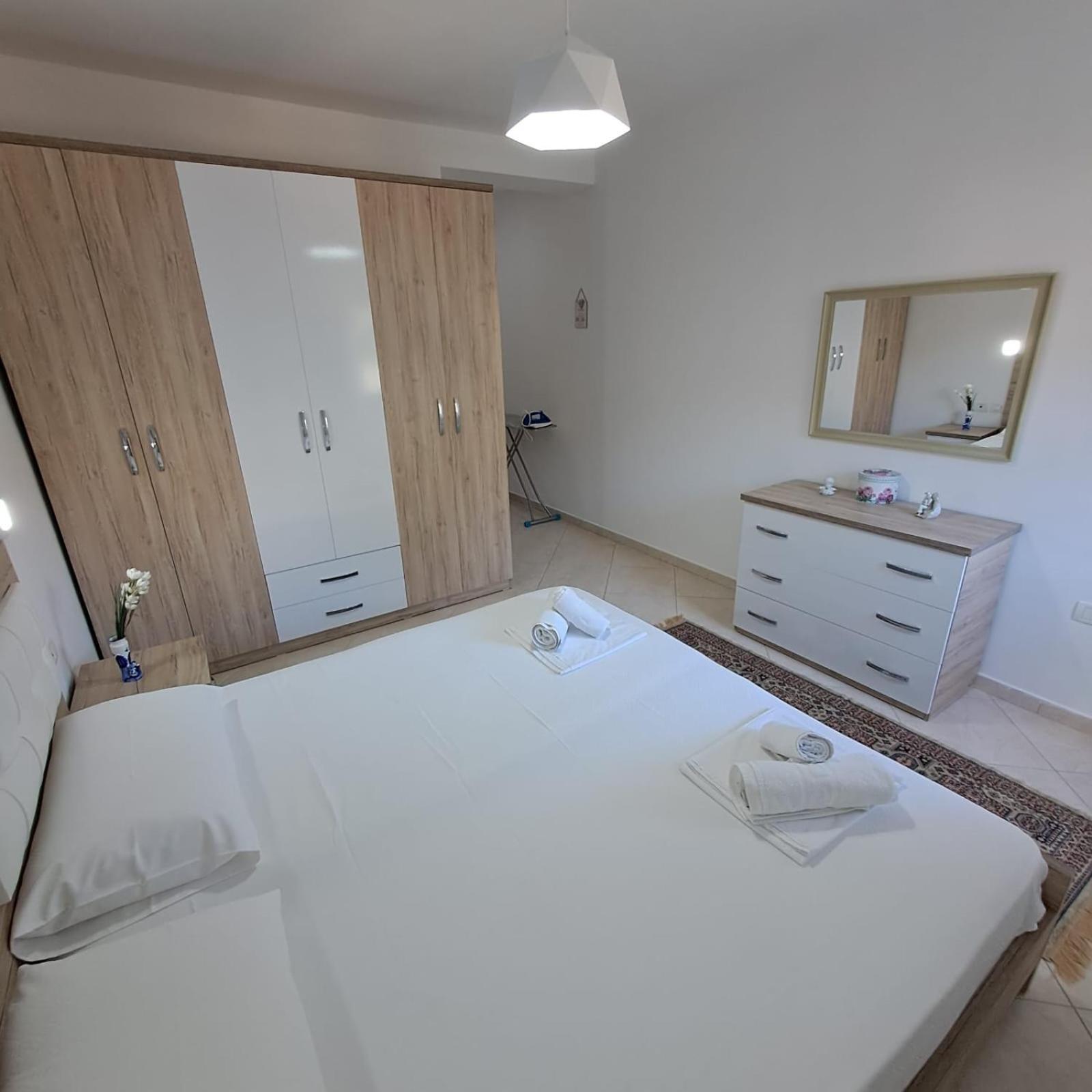 Flowers & Green 2 Bedrooms Apartment & Box Garage Vlorë Exterior foto