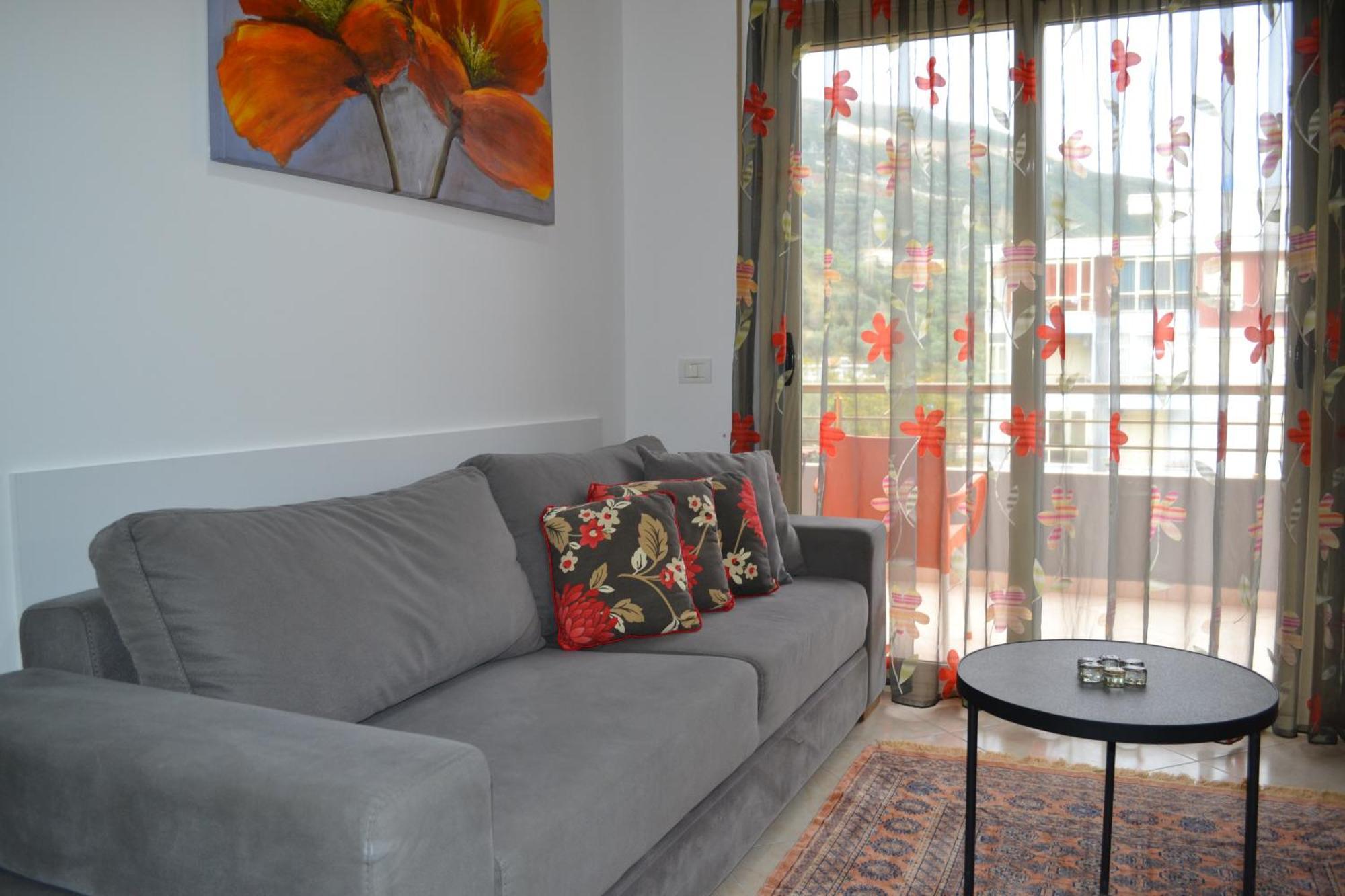 Flowers & Green 2 Bedrooms Apartment & Box Garage Vlorë Exterior foto
